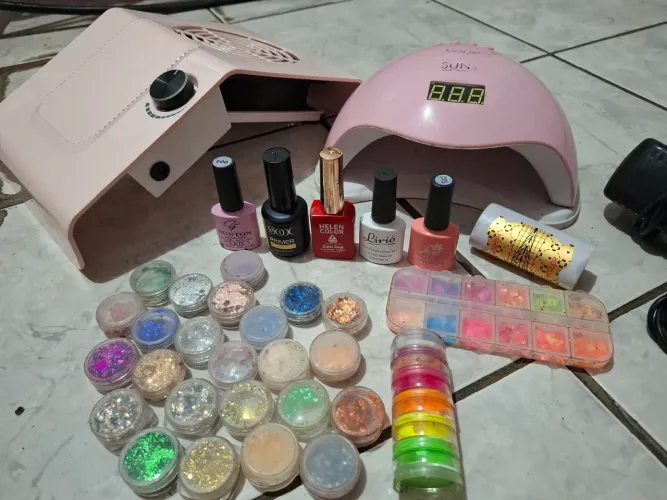 Vendo Material Para Unhas em Gel