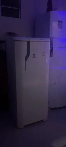 Vendo geladeira 