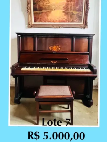 Piano antigo (Rio de Janeiro)