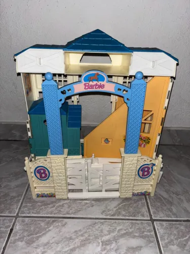 Estábulo da Barbie antigo