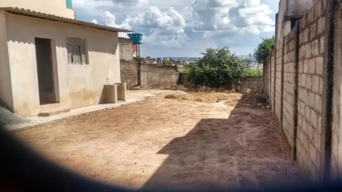 Lote 325 m2 sem declive bairro Halim Souki