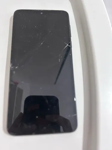 Celular a venda para concerto