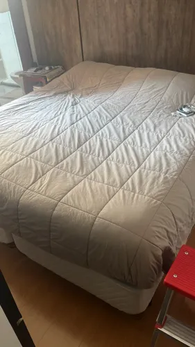 Cama casal Queen