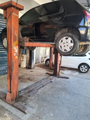 Elevacar vendo 4 ton.