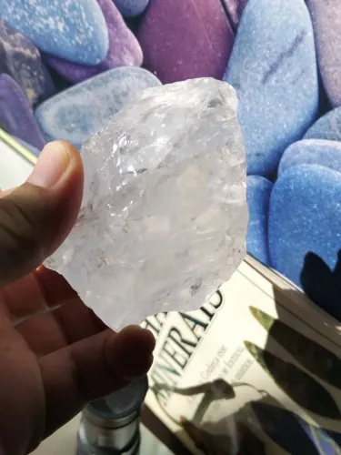Arte em pedra Quartzo natural 249g