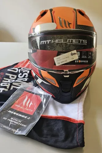 Capacete MT Helmets Revenge 2