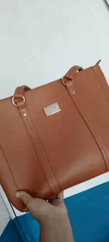 Vendo bolsa de mão marrom, marcar rafitthy.