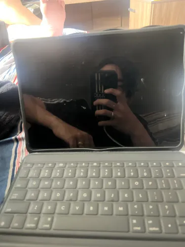 Vendo ipad com capa magnética de teclado