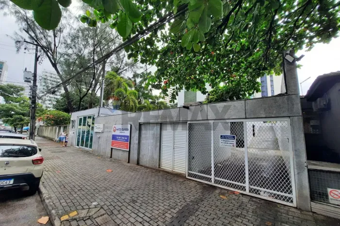 "Encontre Conforto e Sofisticação em Recife"