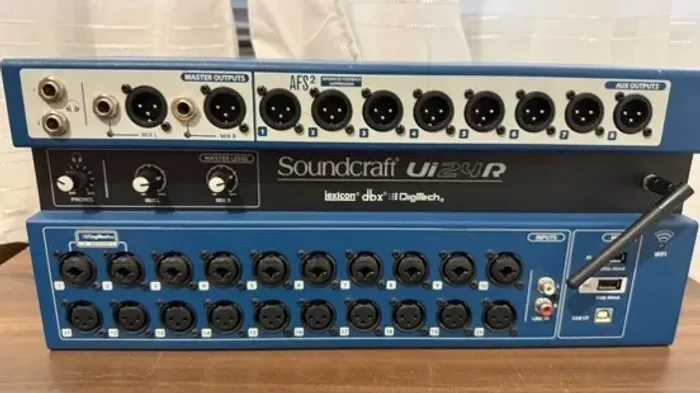 Mesa De Som Digital Soundcraft UI24R (ui-24) Ui24