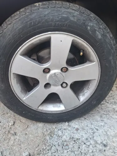 As 4 rodadas aro 14. 4 furos está em ford fiesta