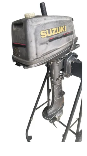 Motor de Popa Suzuki 4HP funcionando perfeitamente 