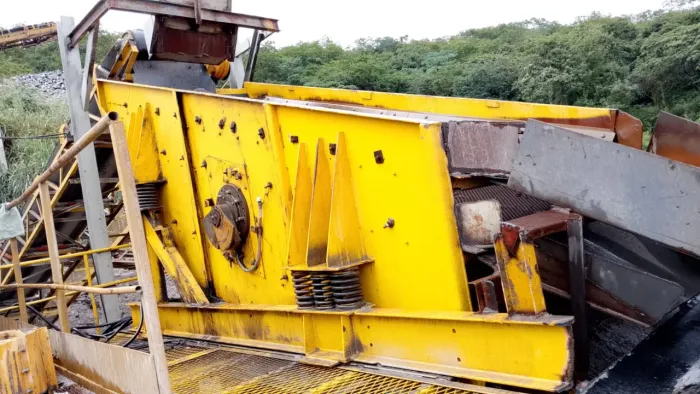 Peneira Vibratória 3 Deck FAÇO - Alta Produção | Equipamento Industrial