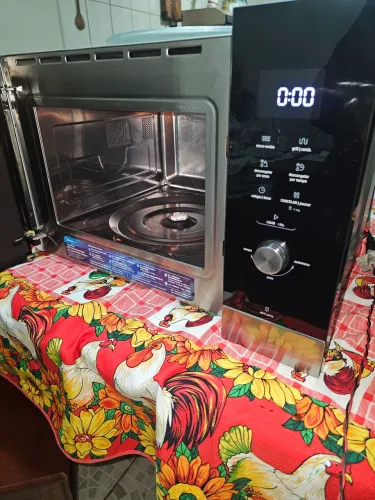 Forno Micro-ondas Midea 25L com Grill - 220V (Excelente Estado)
