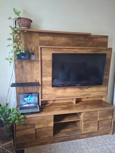 Rack Painel giratório em excelente estado