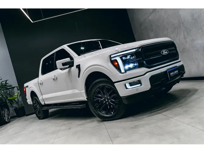 Ford F-150 Lariat Black 4X4 5.0 V8 2024