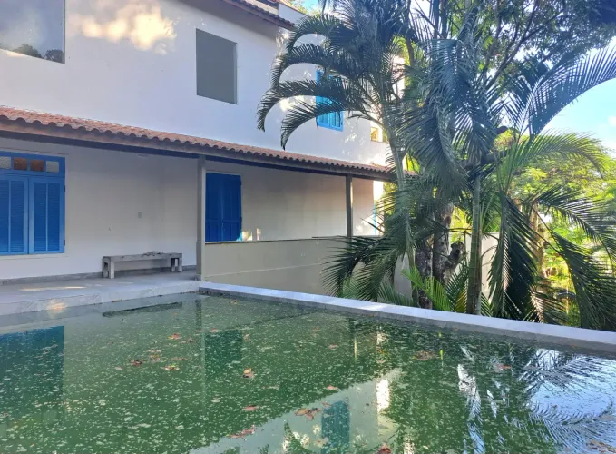 Casa totalmente reformada,  8 suítes, piscina, vista mar .