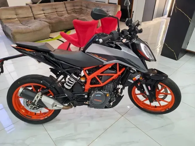 KTM Duke 390 R$ 27.500 21/22 9500KM