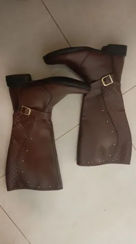 Bota marrom