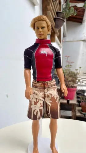 Boneca Blaine Barbie surfista 