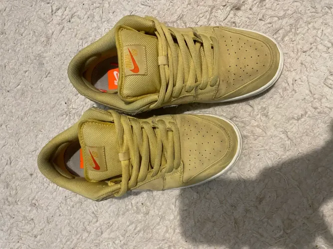 TÊNIS NIKE SB DUNK LOW SATURN GOLD, 38