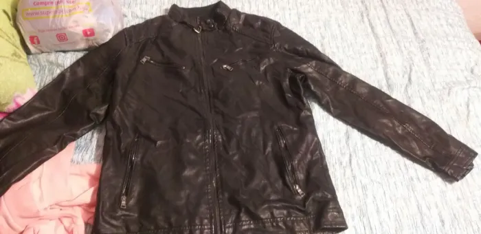 Jacketa de couro (imitaçao)semi nova tamanho G