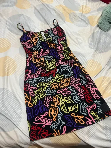 Vestido lança perfume