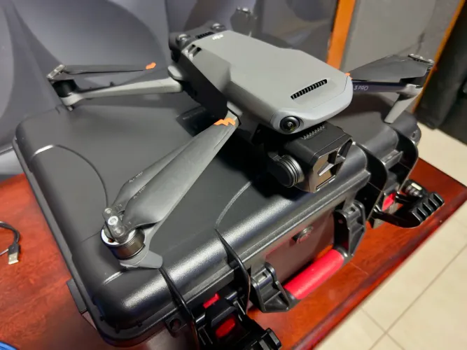Drone DJI Mavic 3 Pro + Rádio RC Pro HDMI + 5 Baterias + Filtros ND