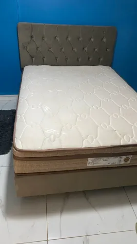 Cama de casal com cabeceira