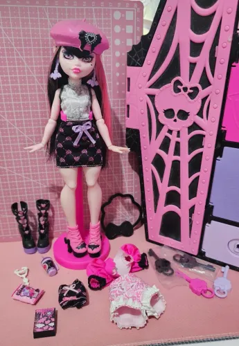 Monster high draculaura ss1