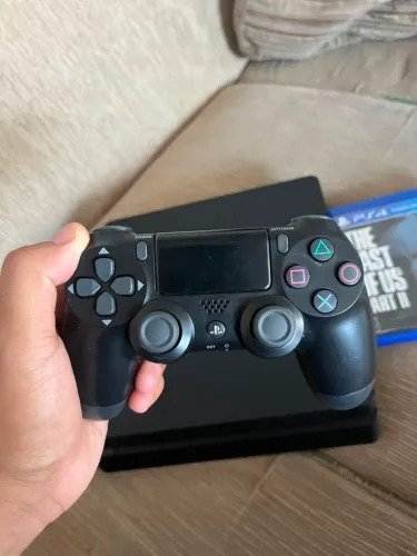 PS4 500 GB SLIM NOVO