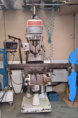 FRESADORA FERRAMENTEIRA BRIDGEPORT ISO40 