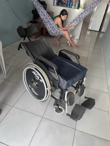 Cadeira de Rodas Reclinável Alumínio