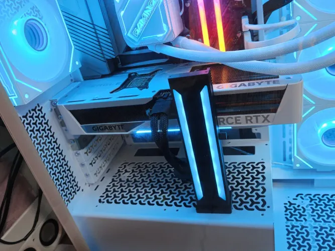RTX 5070 Gigabyte Eagle