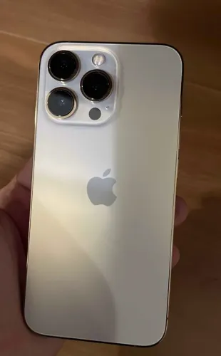 iPhone 13 Pro dourado