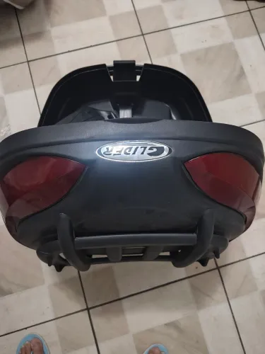 Vendendo baú de moto novo 