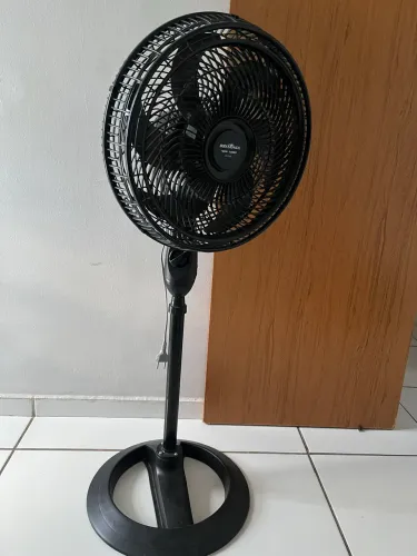 Ventilador de coluna Britânia