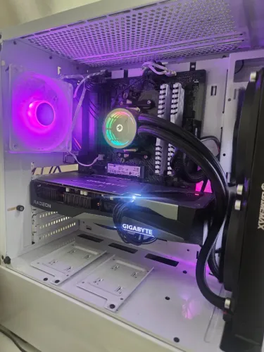 Vendo Pc Gamer em ótimo estado de conservação, pouco tempo de uso!