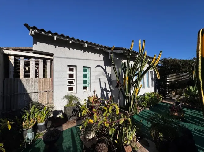 Casa com ótima localização e 3 dormitórios à venda | Diego Imóveis | 548