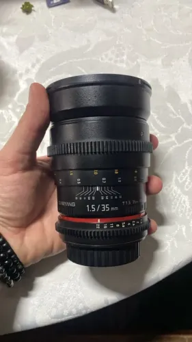 Lente De Cinema Samyang 35mm T1.5 Foco Manual (Usado)