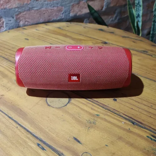 Jbl Charge 4 vermelha 