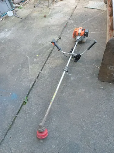 Roçadeira T-Maker, modelo LYCG520.