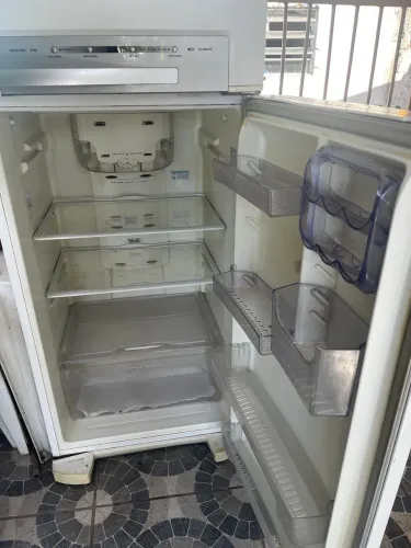Geladeira Electrolux df46