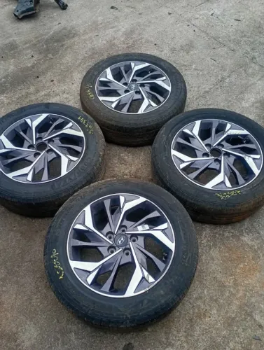 Jogo de rodas Hyundai Creta liga leve aro 17 215/60