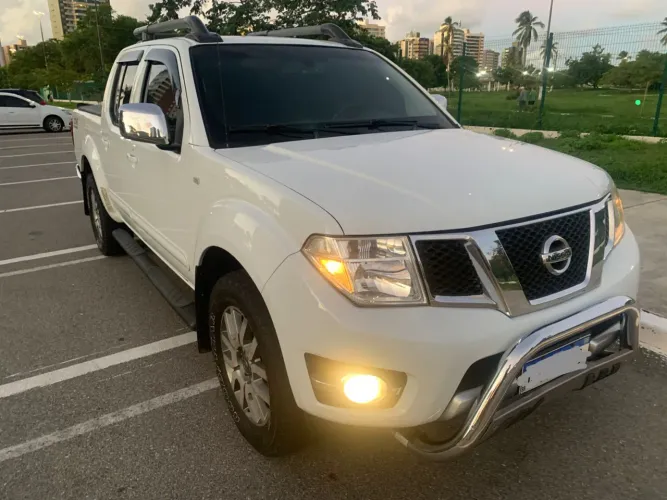 Nissan Frontier SL CD 4X4 2.5tb Diesel AUT 2014