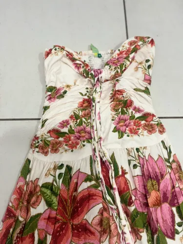 Vestido farm com flores tomara que caia