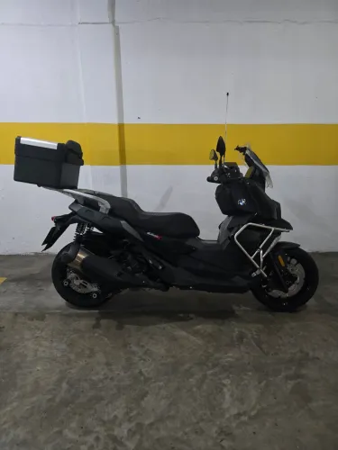 BMW C400 X SPORT 2024 PRETO TRIPLE BLACK COM ACESSÓRIOS.
