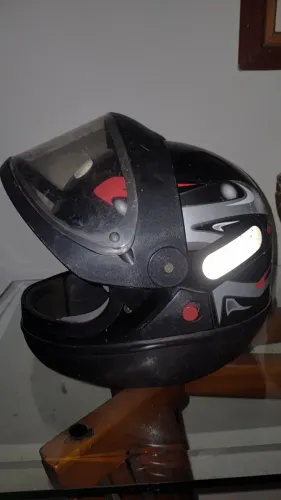 Capacete samarino tamanho 58, usado.