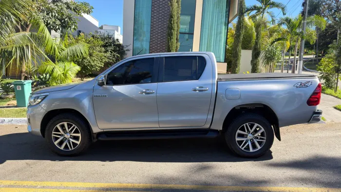 Toyota Hilux CD SRV 4X4 2.8 TDI Diesel Aut. 2020