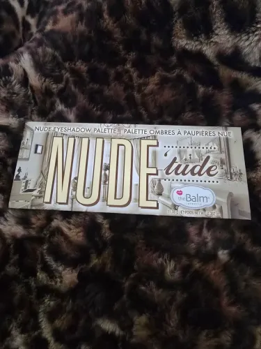 Paleta de sombras the balm nude importada 